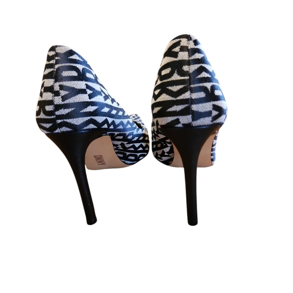 NEW DKNY Embossed Stiletto 4" Heel - Picture 3 of 8